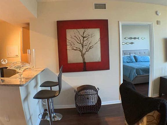 5th image of 18800 NE 29th Ave APT 304