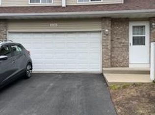 1126 Pecks Woods Dr, New Brighton, MN 55112