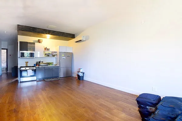 Rented by Rentall Group Inc | media 23