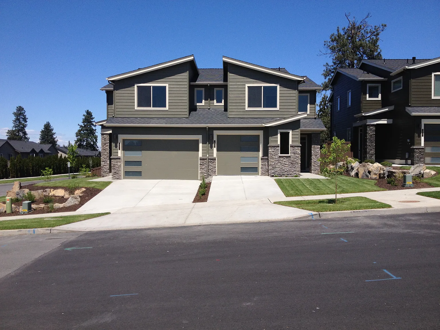 3 bed, 2.5 bath, 1580 sqft, $2,600 — Photo 1