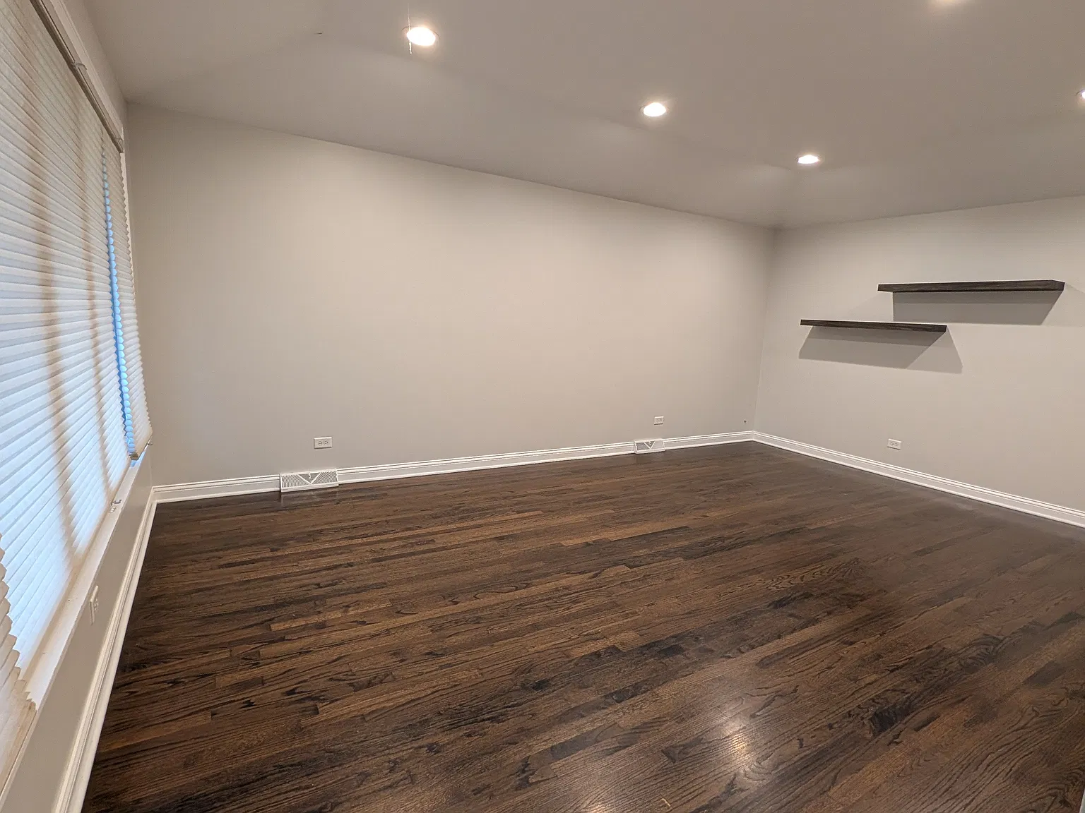 4 bed, 1128 sqft, $2,850 — Photo 3