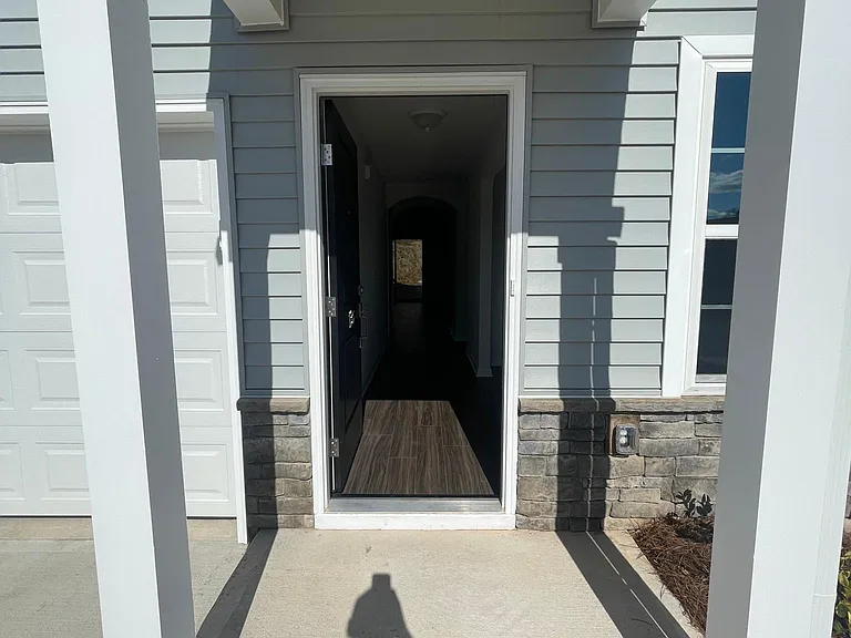 136 Braxton Dr — Photo 2