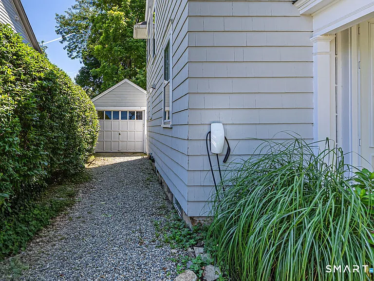 12 Roosevelt Rd — Photo 21
