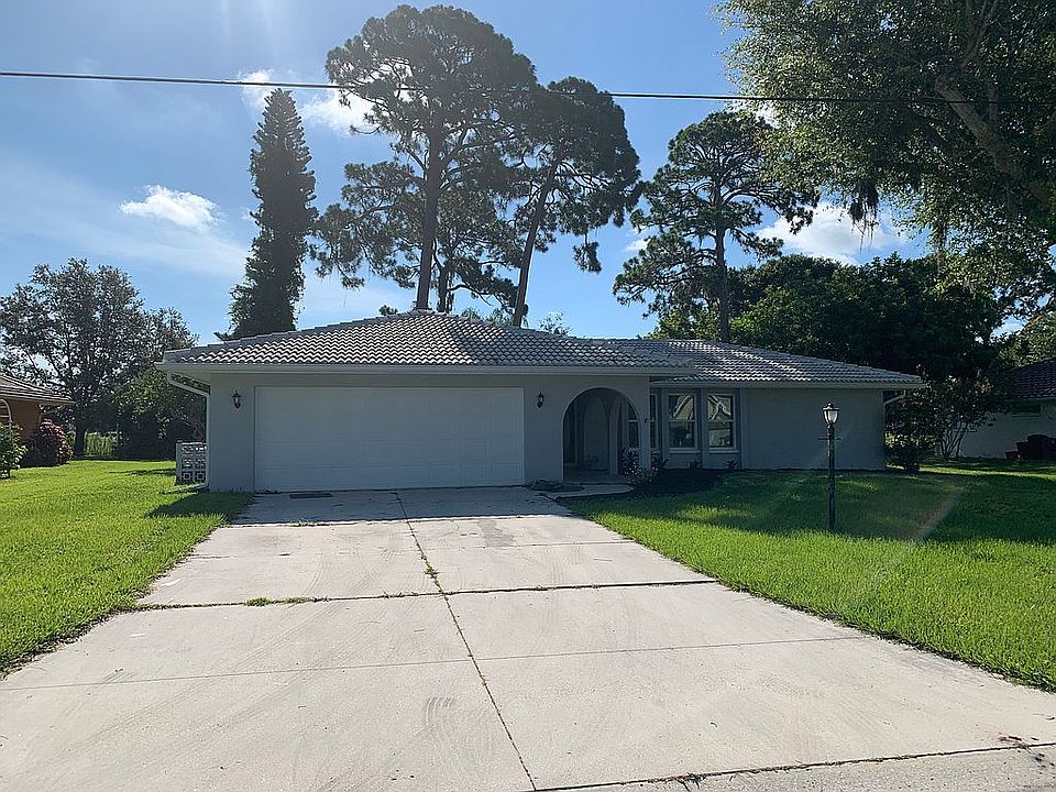 1st image of 2214 Lakewood Dr