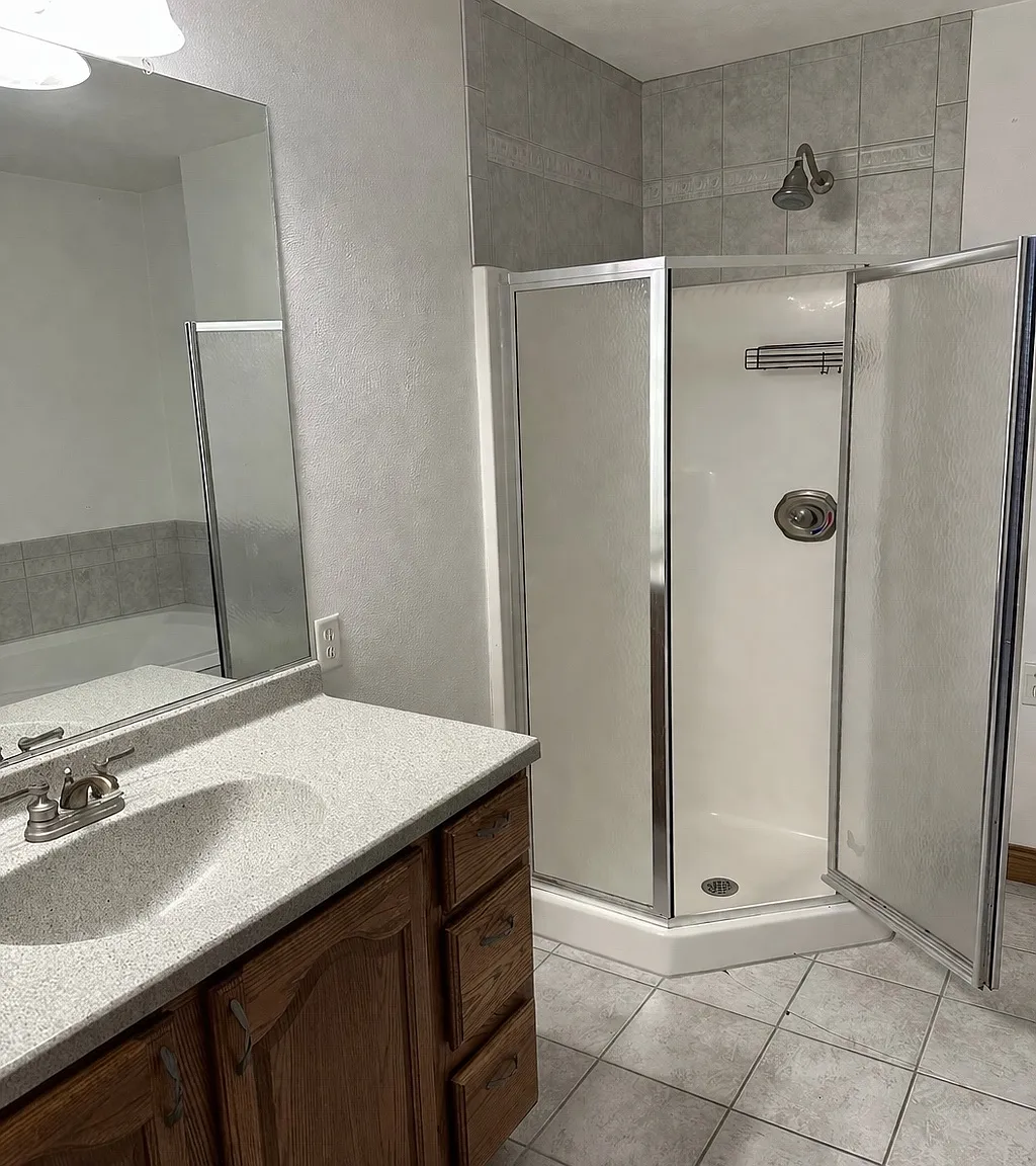 2 bed, 1650 sqft, $1,575 — Photo 3