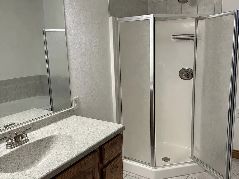 302 Holland Rd — Photo 3