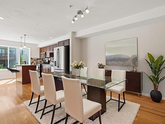 5th image of 4 John Hancock Dr #4