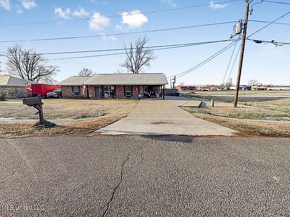 2nd image of 107 Ashley Ln