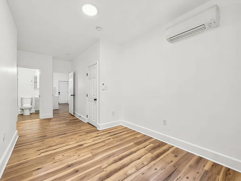 623 E Wishart St — Photo 13