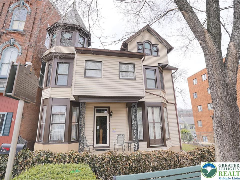 1st image of 556 Main St