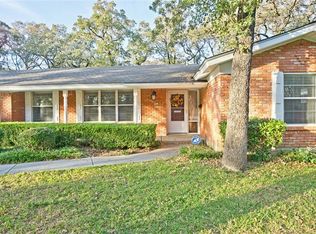 612 W Pleasantview Dr, Hurst, TX 76054