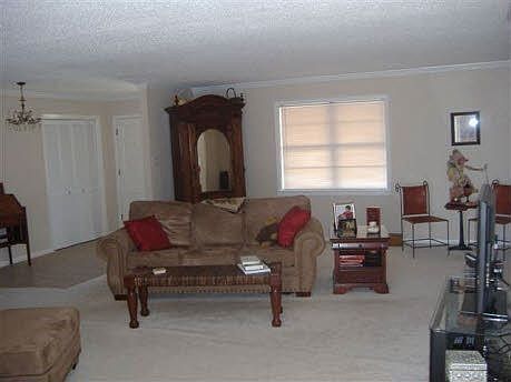 2nd image of 121 Alta Vista St