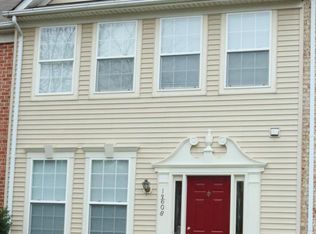 16038 Atwater Ln, Dumfries, VA 22025