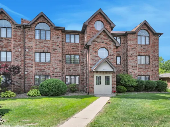 8771 Waterfront Dr APT 1B, Palos Hills, IL 60465