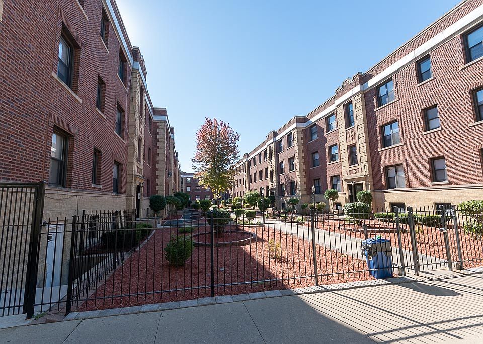1st image of 819 W Waveland Ave APT 2N