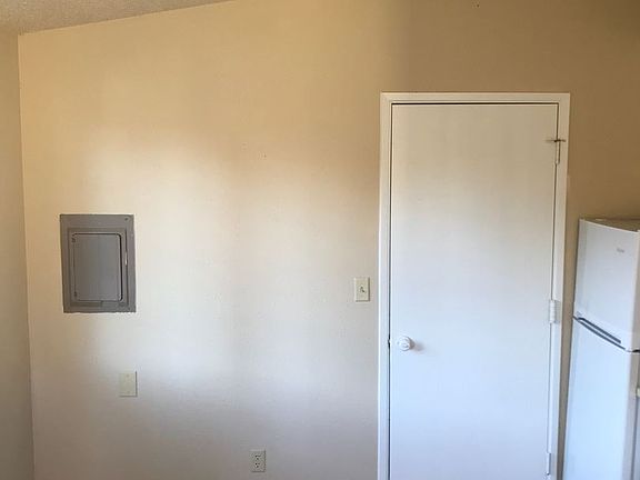 5th image of 1634 Bigelow Ave NE #B
