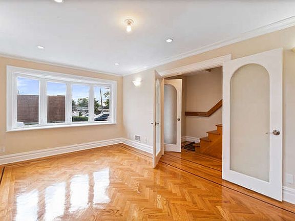 3rd image of 174-53 Polhemas Ave