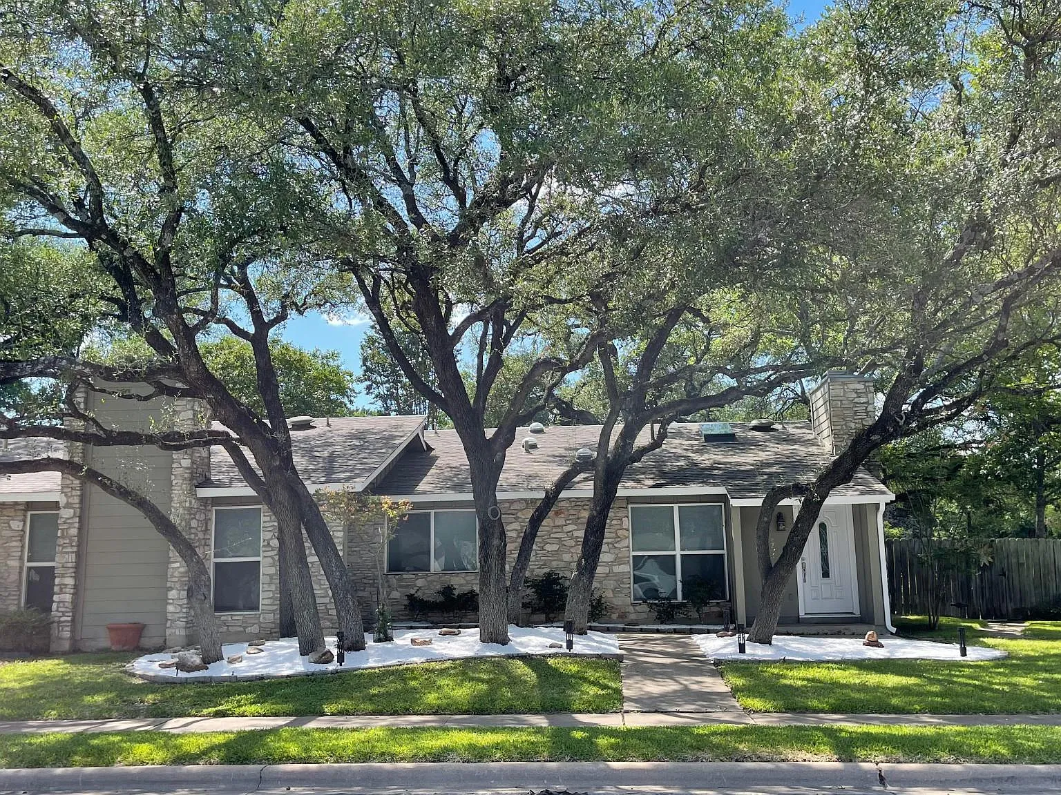 6601 Scrub Oak Ln — Photo 3