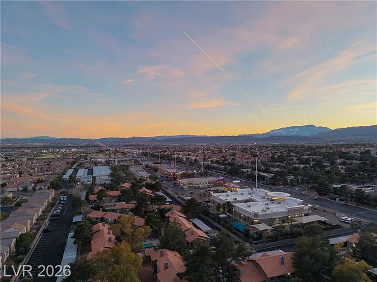 2750 S Durango Dr — Photo 44