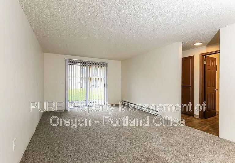 Parkway Garden — Photo 94