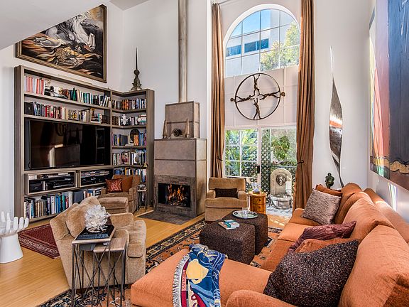 4th image of 963 Larrabee St #5