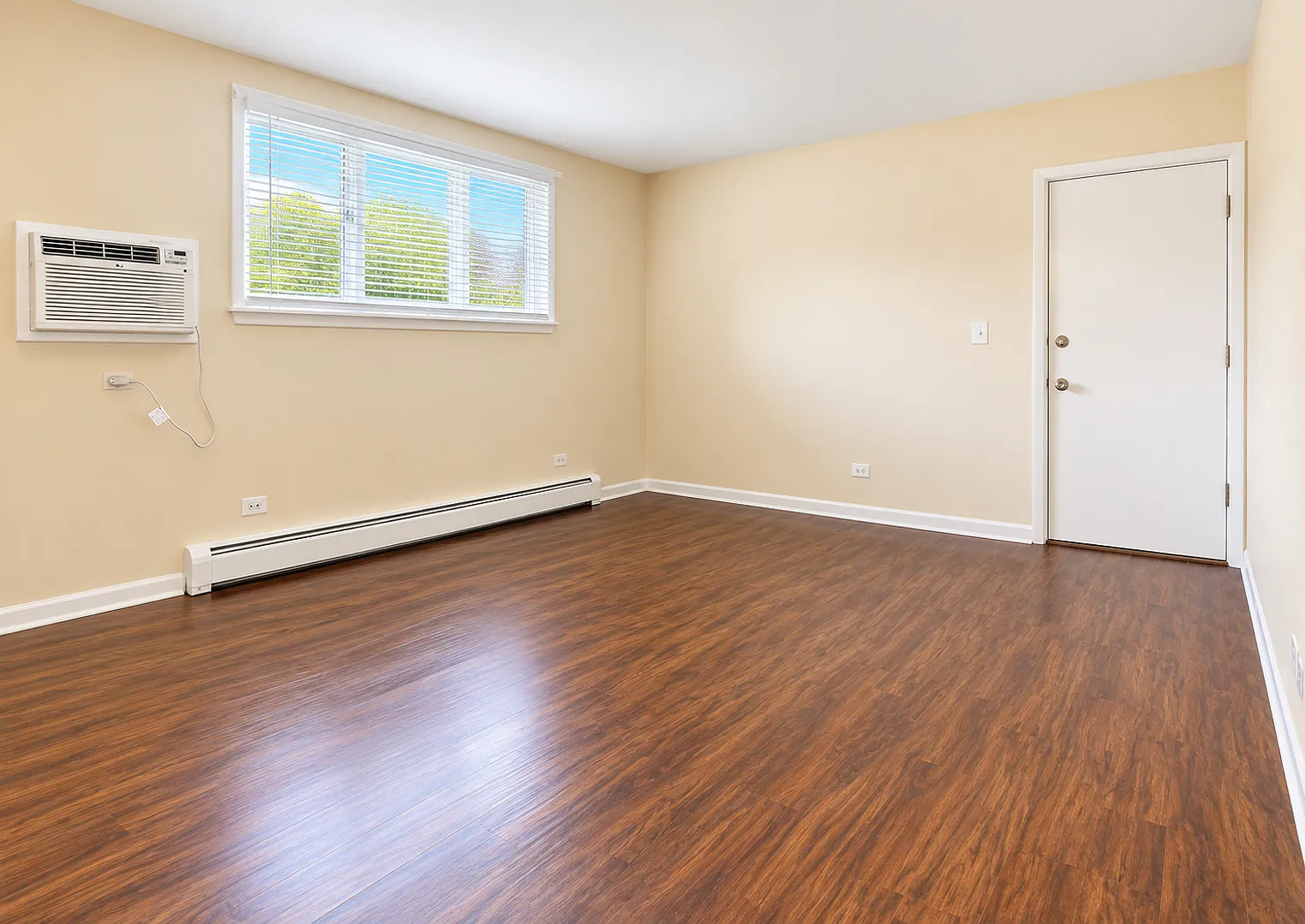 2626 Cornelia — Photo 4