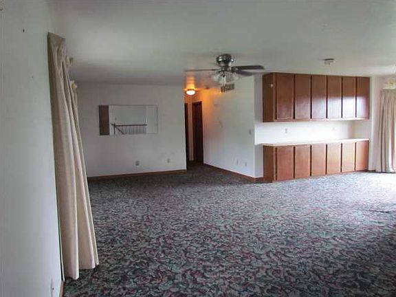 2nd image of 719 S Riverview St