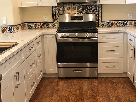 5th image of 238 Avenida Montalvo APT B
