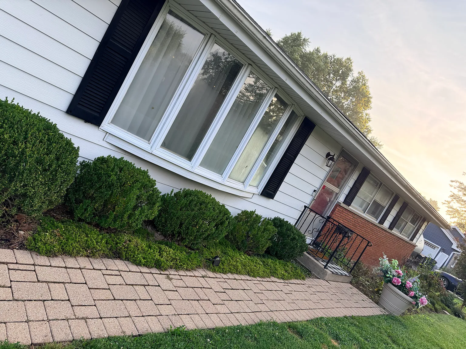 3 bed, 2140 sqft, $3,999 — Photo 1