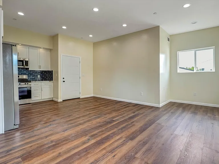 17095 Kingsbury St — Photo 13