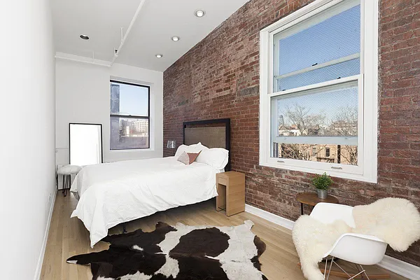 Rented by The Royse Group | media 7