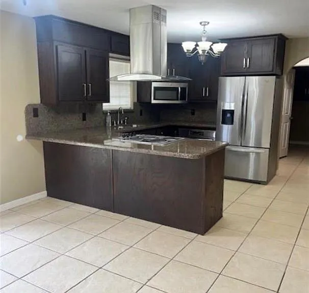 1305 Zarate St — Photo 3