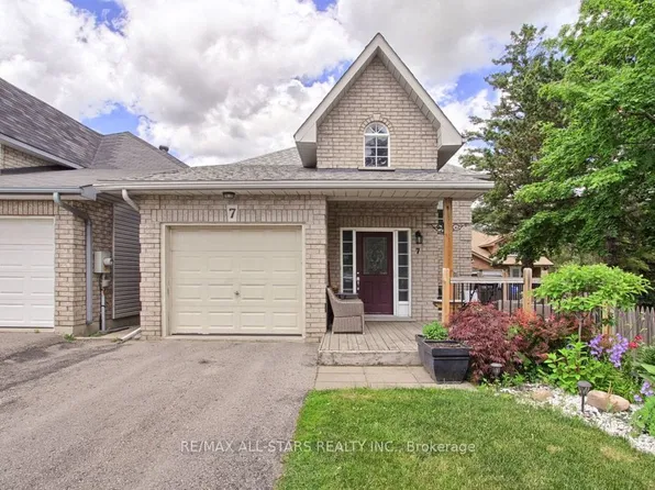 7 John Harvey St, Uxbridge, ON L9P 1C3