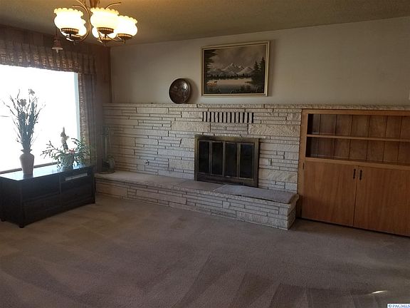 3rd image of 306 Nicka Rd