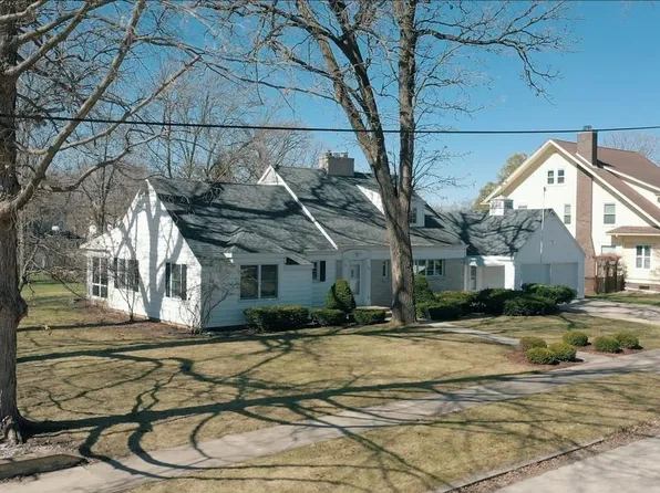 204 Blunt St, Charles City, IA 50616