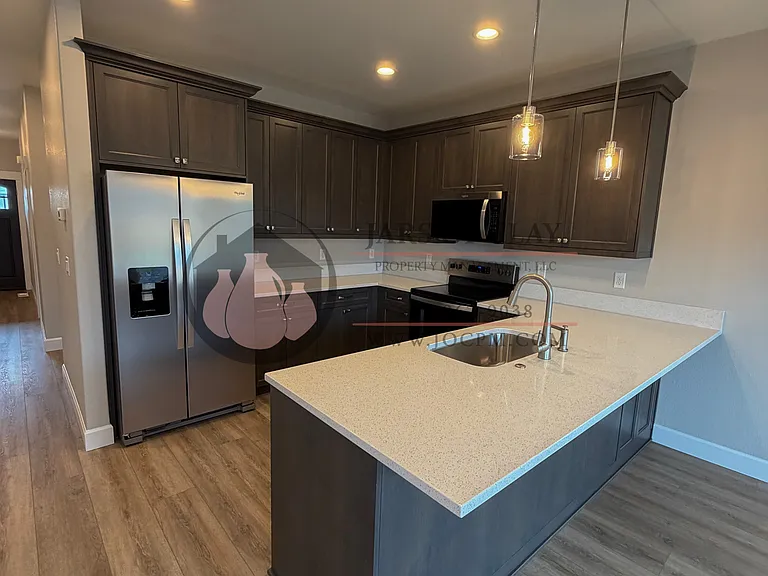 1329 Oppek St NE #1329 — Photo 9