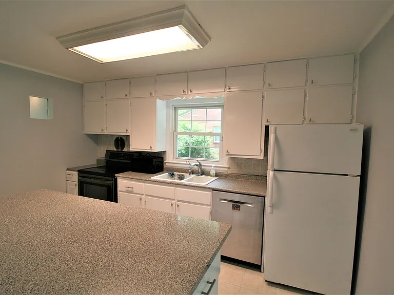 529 Reed Ln — Photo 8