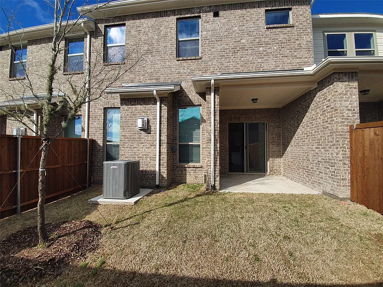 8266 Primrose Way — Photo 21