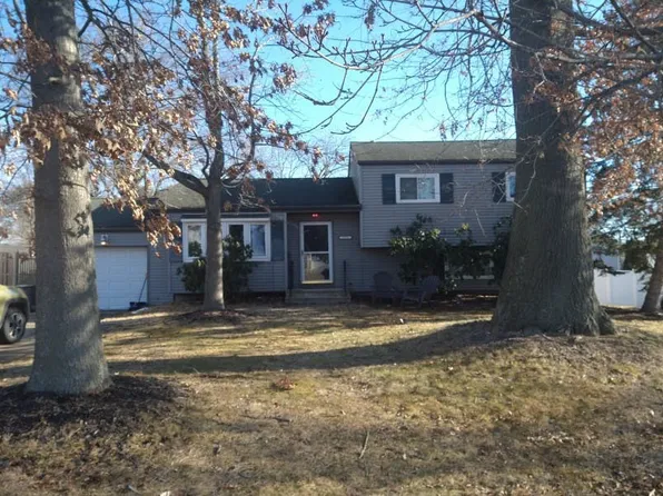 1976 Arena Dr, Hamilton, NJ 08610