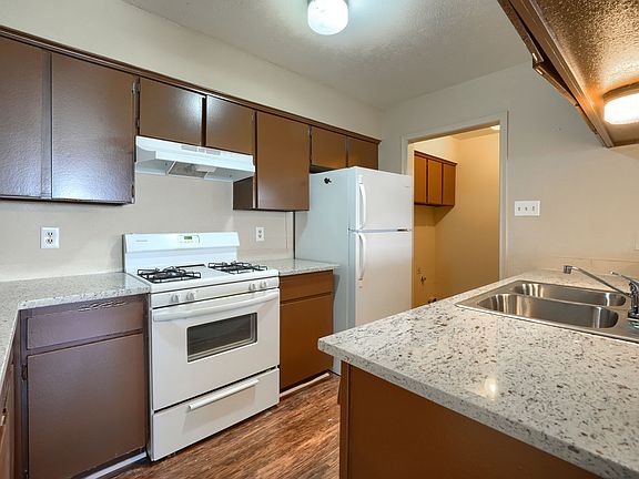 2nd image of 1425 Deborah Ave
