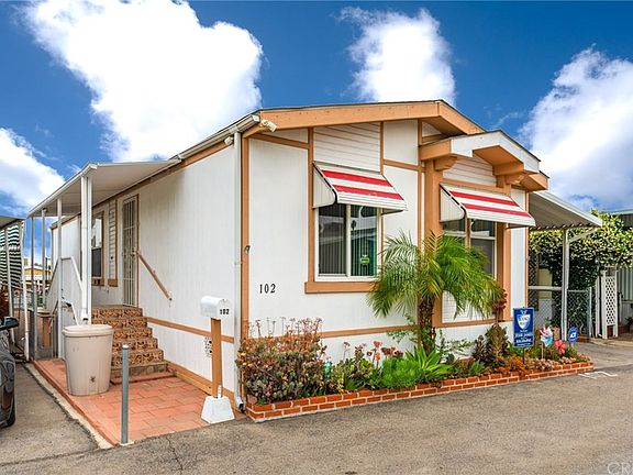 2nd image of 10965 Glenoaks Blvd Space 102