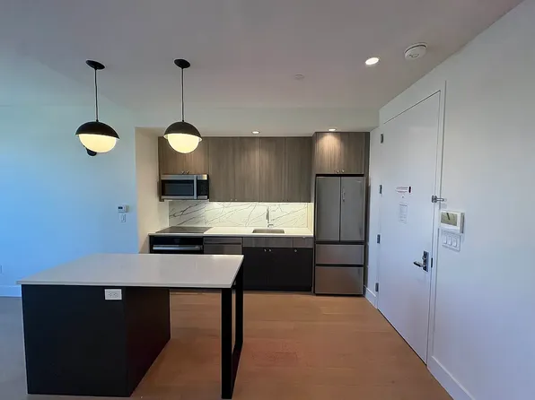 3103 Sedgwick Avenue image 1 of 3