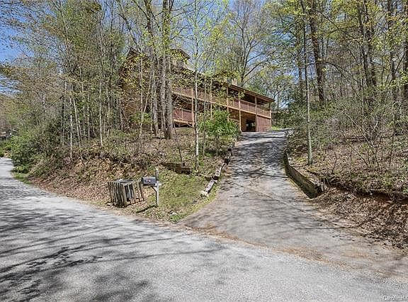 3rd image of 250 Sleepy Hollow Dr