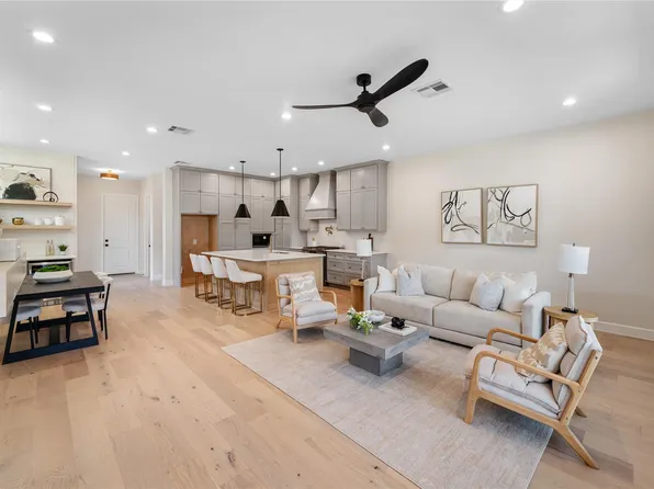 1318 E 32nd 1/2 St, Houston, TX 77022