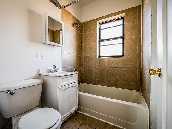 2nd image of 6400 S Rockwell St #5137