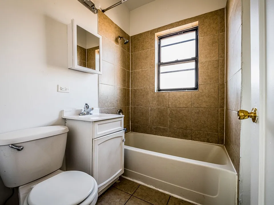 6400 S Rockwell
