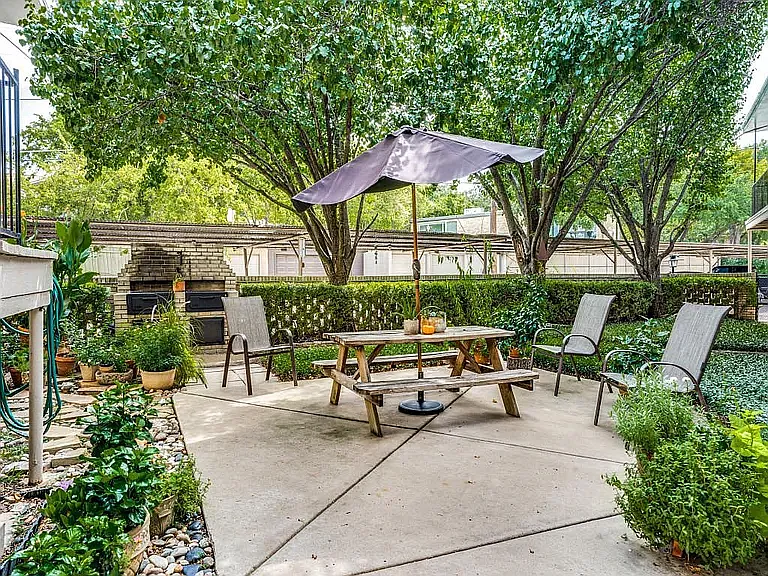 Tradewinds Condominiums — Photo 4