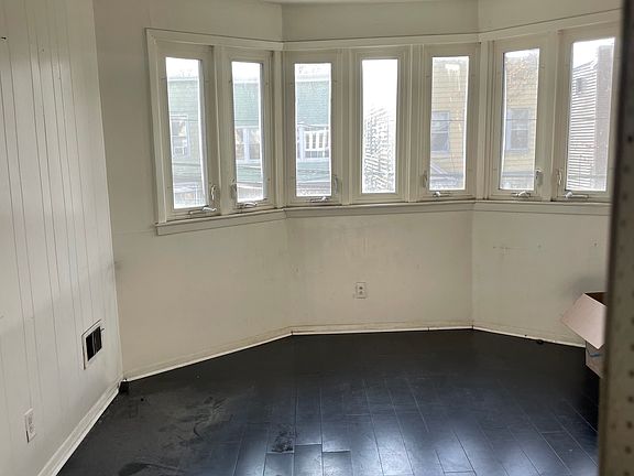 4th image of 174 Boyd Ave #1