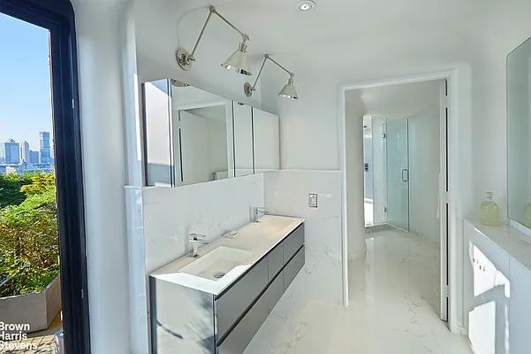 Rented by Brown Harris Stevens | media 51