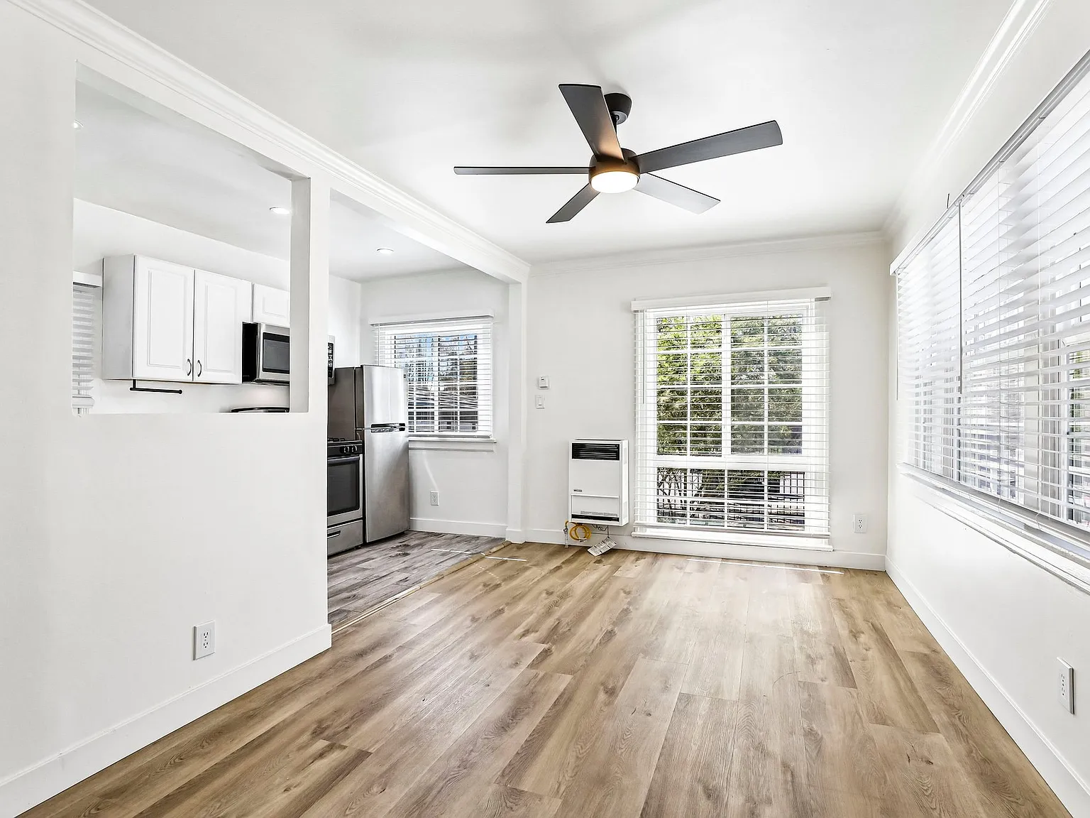 2222 7th Ave - Remodeled 1 Bedroom Apt. — Photo 2